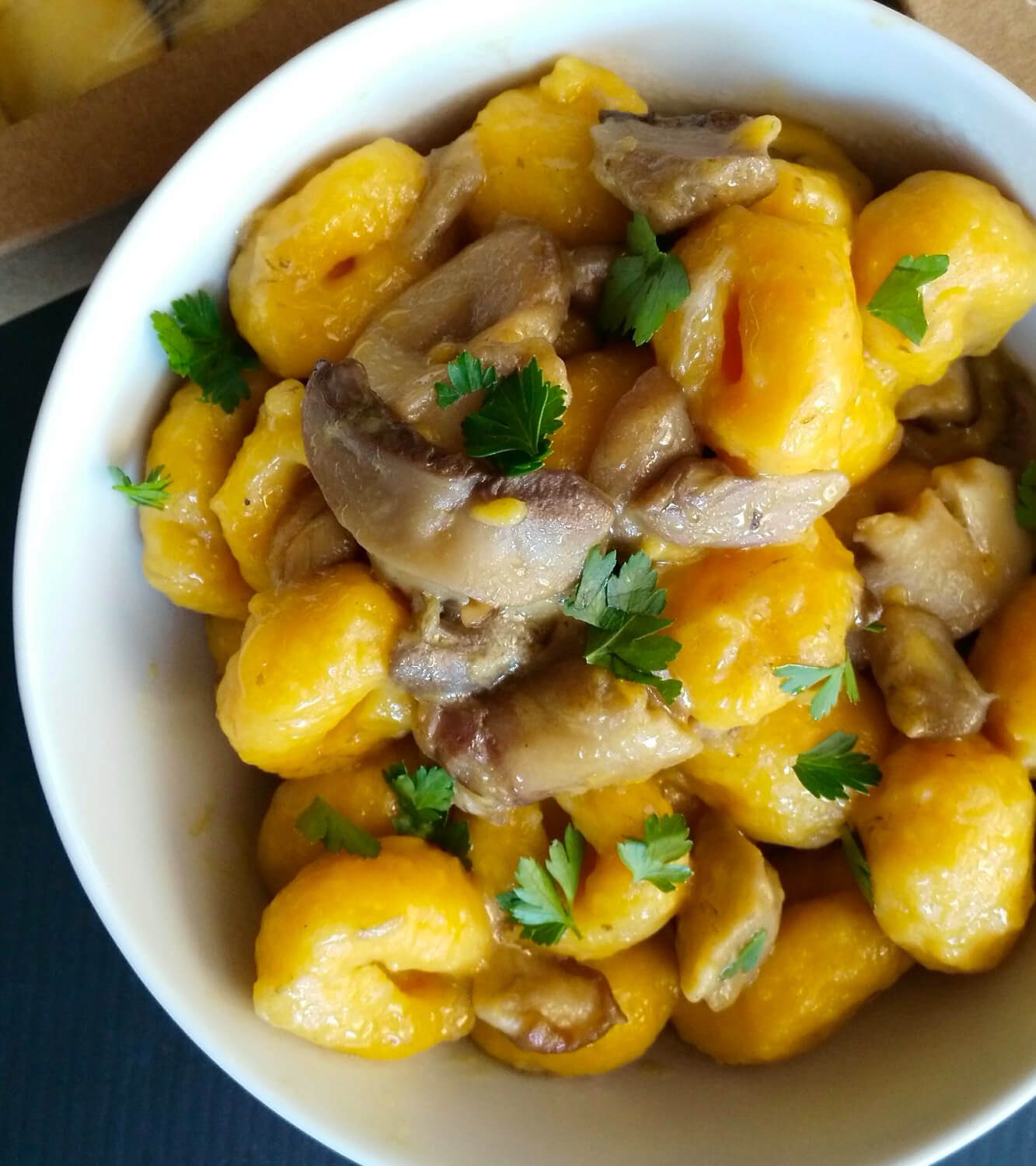 Gnocchi de calabaza con setas mixtas